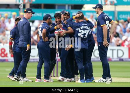 Mohammad Amir of Essex celebra la presa del wicket di Jason Roy durante Essex Eagles vs Surrey, NatWest T20 Blast Cricket al Cloudfm County Ground Foto Stock