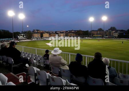 Vista generale del gioco sotto i riflettori durante Essex Eagles vs Sussex Sharks, Royal London One-Day Cup Cricket al Cloudfm County Ground il 10 Foto Stock