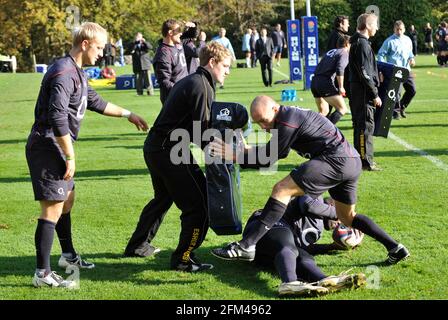 Inghilterra Rugby Team allenarsi al Penny Hill Park per la loro partita con l'Australia. 11/4/09. IMMAGINE DAVID ASHDOWN Foto Stock