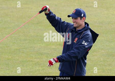 Alastair Cook of Essex durante il riscaldamento davanti a Kent CCC vs Essex CCC, friendly Match Cricket al St Lawrence Ground il 24 marzo 2016 Foto Stock