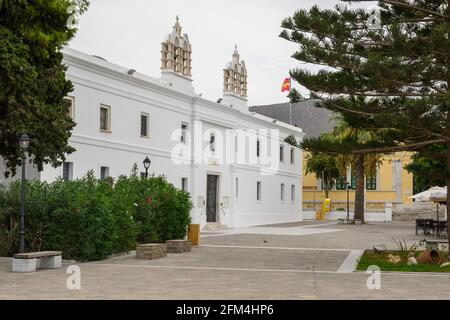 Paros, Grecia - 28 settembre 2020: Chiesa Panagia Ekatontapiliani, una chiesa di epoca bizantina nel centro della città di Parikia sull'isola Foto Stock