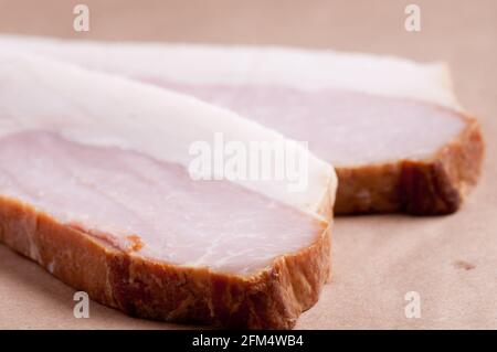 rasher di pancetta dal taglio spesso irlandese biologico Foto Stock