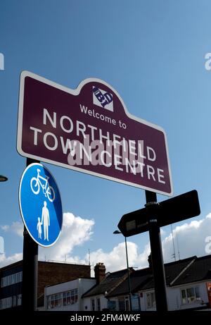 Cartello Northfield Town Centre, Birmingham, West Midlands, Inghilterra, Regno Unito Foto Stock