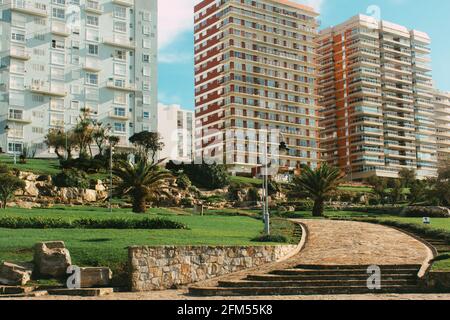 MAR DEL PLATA, ARGENTINA - 29 aprile 2021: Vista del parco di san martin a mar del plata, buenos aires, argentina Foto Stock