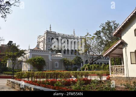 L'Aga Khan Palace façade. Costruito nel 1892 dal sultano Aga Khan III, Pune, Maharashtra Foto Stock