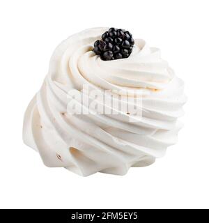 Pavlova isolato meringa dessert con mora Foto Stock