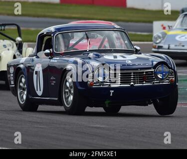 Allan Ross-Jones, Daniel Ross-Jones, Mark Hales, Triumph TR4, RAC Pall Mall Cup for Pre-66 GT, Sports Racing and Touring Cars, Donington Historic Fest Foto Stock