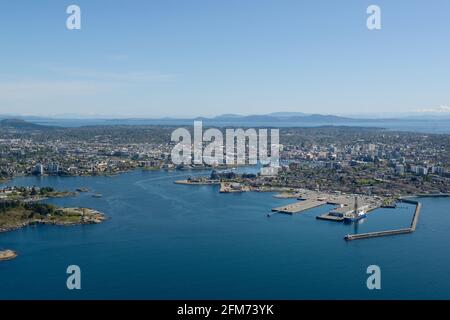 Foto aerea di Victoria Harbour e delle banchine delle navi da crociera, Victoria, Vancouver Island, British Columbia Foto Stock
