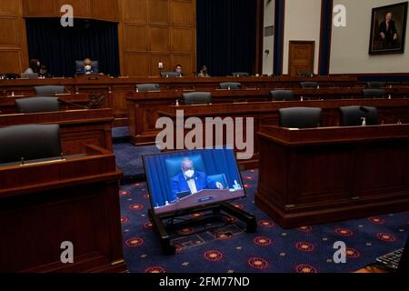 Washington, Stati Uniti d'America. 06 maggio 2021. Il rappresentante degli Stati Uniti Donald Payne, Jr. (Democratico del New Jersey) presiede un Comitato della Camera per i trasporti e le infrastrutture | sottocomitato per le ferrovie, i gasdotti e i materiali pericolosi audizione virtuale e vuota "quando il potenziale illimitato incontra risorse limitate: I vantaggi e le sfide delle tecnologie ferroviarie ad alta velocità e delle ferrovie emergenti" nell'edificio degli uffici Rayburn House di Washington, DC, giovedì 6 maggio 2021. Credit: Rod Lamkey/CNP/Sipa USA Credit: Sipa USA/Alamy Live News Foto Stock