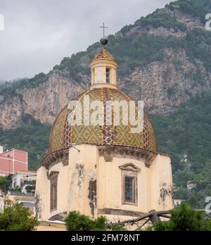 primo piano della chiesa di santa maria assunta in positano Foto Stock