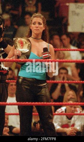 Stephanie McMahon 2000 Di John Barrett/PHOTOlink Foto Stock