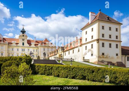 Barokni zamek Valtice (UNESCO), Jihomoravský kraj, Ceska republika / castello barocco Valtice, UNESCO, Moravia meridionale, repubblica Ceca Foto Stock