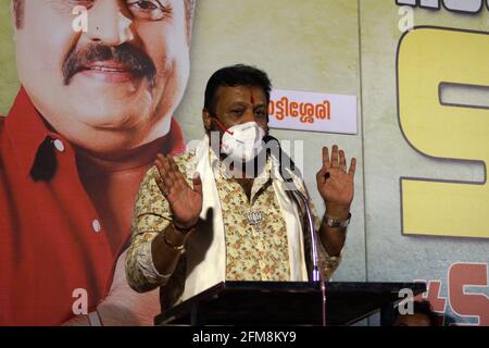 Thrissur, Kerala, India - 31-03-2021: Suresh Gopi candidato del BJP nel distretto di Thrissur del Kerala sul palco. L'elezione dell'assemblea legislativa sarà Foto Stock