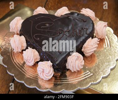 Milano, Italia. 07 maggio 2021. Milano, Italia dolci fatti a mano per la Festa della mamma Iin the photo: Torte fatte a mano Credit: Agenzia fotografica indipendente/Alamy Live News Foto Stock