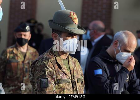 Campobasso, Italia - 6 maggio 2021: Il Commissario per l'emergenza Francesco Paolo Figliulo annuncia l'inizio delle vaccinazioni anticovidio per oltre 50 anni in tutta Italia a partire dal prossimo 11 maggio Foto Stock