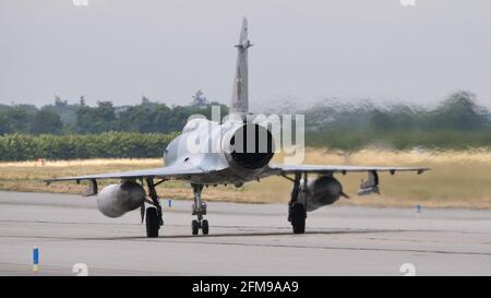 Aeroporto di Evreux Francia LUGLIO, 14, 2019 Dassault Mirage 2000 superiorità aerea intercettore supersonico dell'aeronautica francese Foto Stock