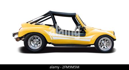 Yellow Dune buggy vista laterale isolato su bianco Foto Stock