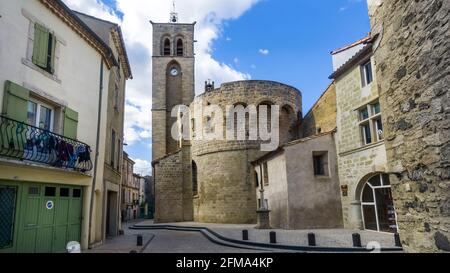 Chiesa di Sainte Eulalie a Montblanc. Costruito nel XII secolo in stile gotico. Il campanile è stato costruito nel 13 ° secolo. Monumento Historique. Foto Stock