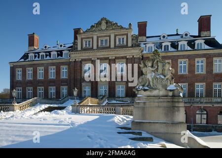 Nordkirchen ormeggiato castello in inverno, Nordkirchen, Münsterland, Nord Reno-Westfalia, Germania Foto Stock