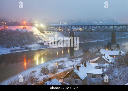 Ponte ferroviario sul fiume Neman a Grodno. Bielorussia Foto Stock