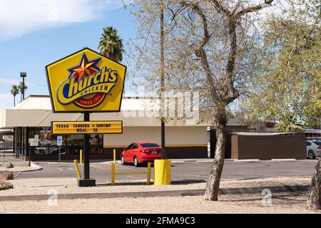 Phoenix, AZ - 20 marzo 2021: Church's Chicken è una catena americana di ristoranti fast food specializzati in pollo fritto Foto Stock