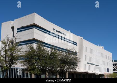 Phoenix, AZ - 22 Marzo 2021: Ivy Brain Tumor Center e Marian H. Rochelle Neuroscience Research Center Building presso il Barrow Neurological Institute Foto Stock