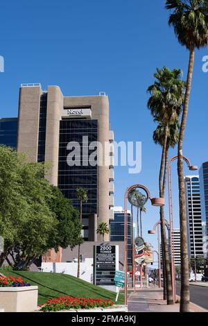 Phoenix, AZ - 22 marzo 2021: Midtown Phoenix Central Avenue con il nuovo edificio di Coworking. Novel Coworking sta diventando un'ampia area di lavoro. Foto Stock