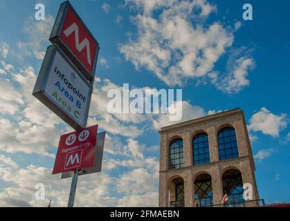 Milano italia 3 maggio 2021: L'esterno del Museo novecento di arte moderna di milano Foto Stock