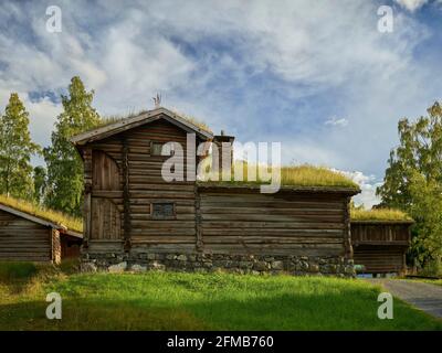 Edifici storici nel Museo all'aperto di Maihaugen, Lillehammer, Innlandet, Norvegia Foto Stock