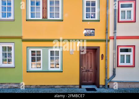 Casa facciata, porta anteriore, ingresso casa, finestra, città vecchia, Estate, Erfurt, Turingia, Germania, Europa Foto Stock