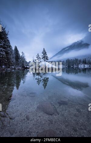 L'Hintersee in Berchtesgadener Land in inverno Foto Stock