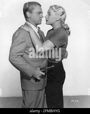 JAMES CAGNEY e BARBARA PAYTON pubblicità posa per BACIO DOMANI ADDIO 1950 regista GORDON DOUGLAS sceneggiatura Harry Brown dal romanzo di Horace McCoy William Cagney Productions / Warner Bros. Foto Stock