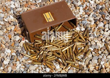 Sbozzati in ottone 7.62 x 51 mm Army L10A1 e L13A1 per simulazione di accensione. Foto Stock