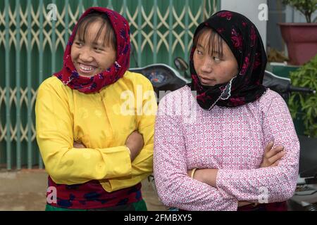 Dong Van mercato etnico minoritario, H'mong, provincia di ha Giang, Vietnam del Nord Foto Stock