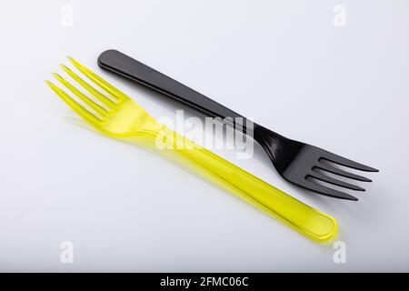 Posate in plastica, forchetta colorata, adatte per viaggi Foto Stock