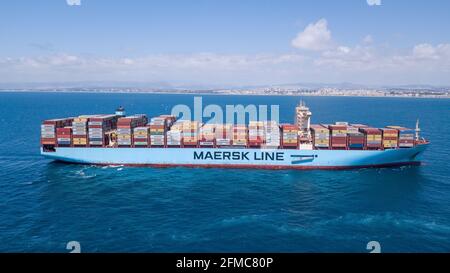 Maersk Hidalgo mega container Ship. ULCV completamente caricato con contenitore per il trasporto. Foto Stock