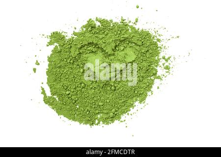 tè verde in polvere matcha tè su sfondo bianco isolato, vista dall'alto Foto Stock