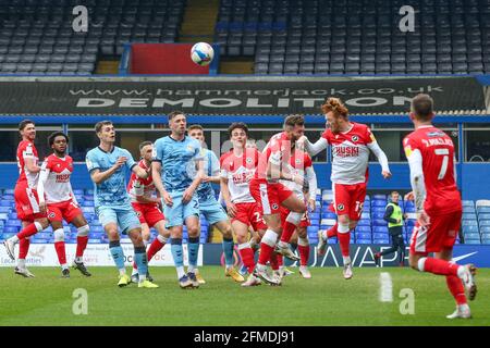 Birmingham, Regno Unito. 8 maggio 2021. Ryan Woods n° 19 di Millwall è in testa alla palla a Birmingham, Regno Unito, il 5/8/2021. (Foto di Simon Bissett/News Images/Sipa USA) Credit: Sipa USA/Alamy Live News Foto Stock