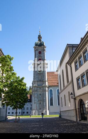 SANKT GALLEN, SVIZZERA - 7 MAGGIO 2020: San Gallo è una città a sud del lago di Costanza, nella Svizzera nordorientale. Cattedrale di San Gallo con due campane Foto Stock