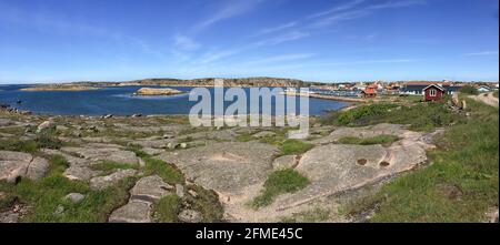 Smogen, Svezia - 1 giugno 2017: La costa del fiordo svedese di Smogen Foto Stock