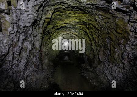 Tunnel minerario abbandonato a Davenport, California Foto Stock