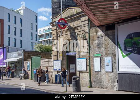 Ingresso alla stazione della metropolitana Parsons Green, Parsons Green, London Borough of Hammersmith e Fulham, Greater London, England, United Kingdom Foto Stock