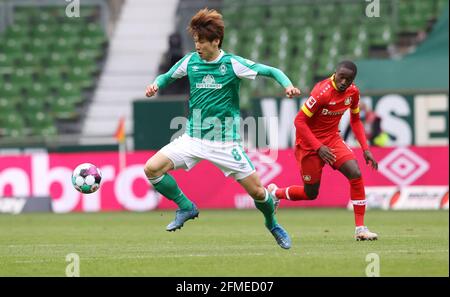 Brema, Germania. Firo: 08.05.2021 Fuvuball, stagione 2020/21 1° Bundesliga: SV Werder Bremen - Bayer Leverkusen Yuya Osako, azione singola | utilizzo nel mondo Credit: dpa/Alamy Live News 2021 Foto Stock