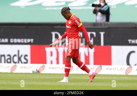 Brema, Germania. Firo: 08.05.2021 Fuvuball, stagione 2020/21 Bundesliga 1: SV Werder Bremen - Bayer Leverkusen Injured, Leon Bailey | Usage worldwide Credit: dpa/Alamy Live News 2021 Foto Stock