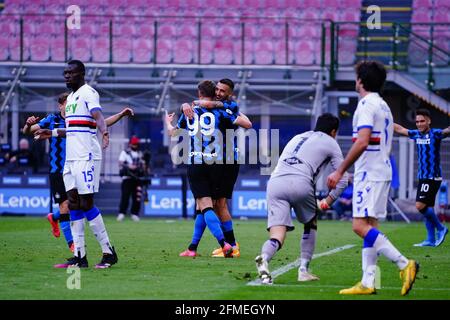 Andrea Pinamonti (FC Inter) festeggia il suo gol durante il campionato italiano Serie A Football Match tra FC Internazionale e UC Sampdoria l'8 maggio 2021 allo stadio Giuseppe Meazza di Milano - Foto Morgese-Rossini/DPPI Foto Stock