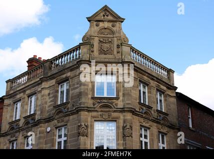 Epoca vittoriana ex edificio della banca datato 1883 ad Altrincham in Greater Manchester Foto Stock