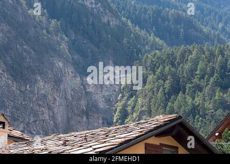 Vista dall'Orrido di Pré Saint Didier - Valle d'Aosta - Italia Foto Stock