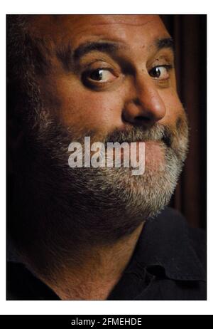 Alexei Sayle nel Russel Hoyel a London.pic David Sandison 26/8/2003 Foto Stock