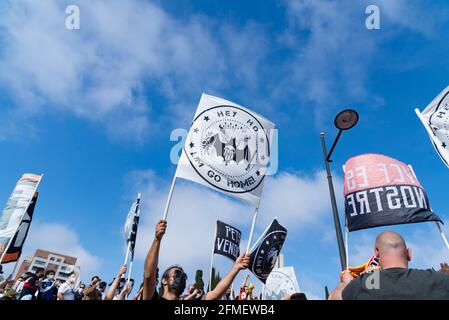 I tifosi della Valencia CF tengono cartelli durante la dimostrazione.i tifosi della Valencia CF protestano contro la gestione del presidente Peter Lim che possiede il club e la società Meriton Holdings. (Foto di Xisco Navarro / SOPA Images/Sipa USA) Foto Stock