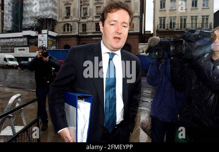 Piers Morgan, redattore del Mirror, che arriva a High Court questa mattina nel caso di libello portato contro lo specchio dal modello Naomi Campbell.11 febbraio 2002 foto Andy Paradise Foto Stock